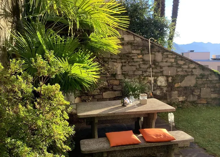 Andromeda Seeblick ロカルノ