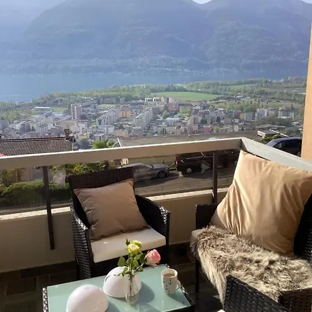 公寓 Andromeda Seeblick 洛迦诺